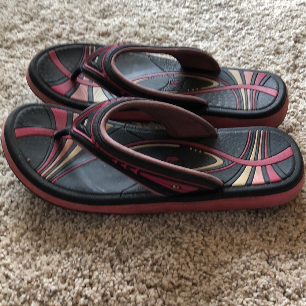 Athletic Flip Flops - Picture 2 of 5